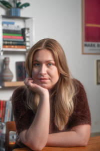 Författarbild: Elin Randin. Fotograf: Max Olsson
